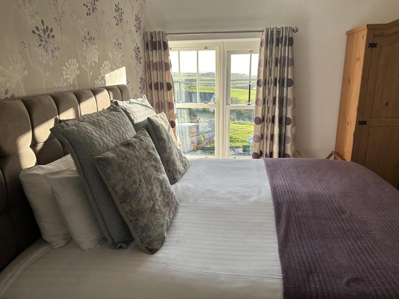 Uplands Inn Картмел Номер фото